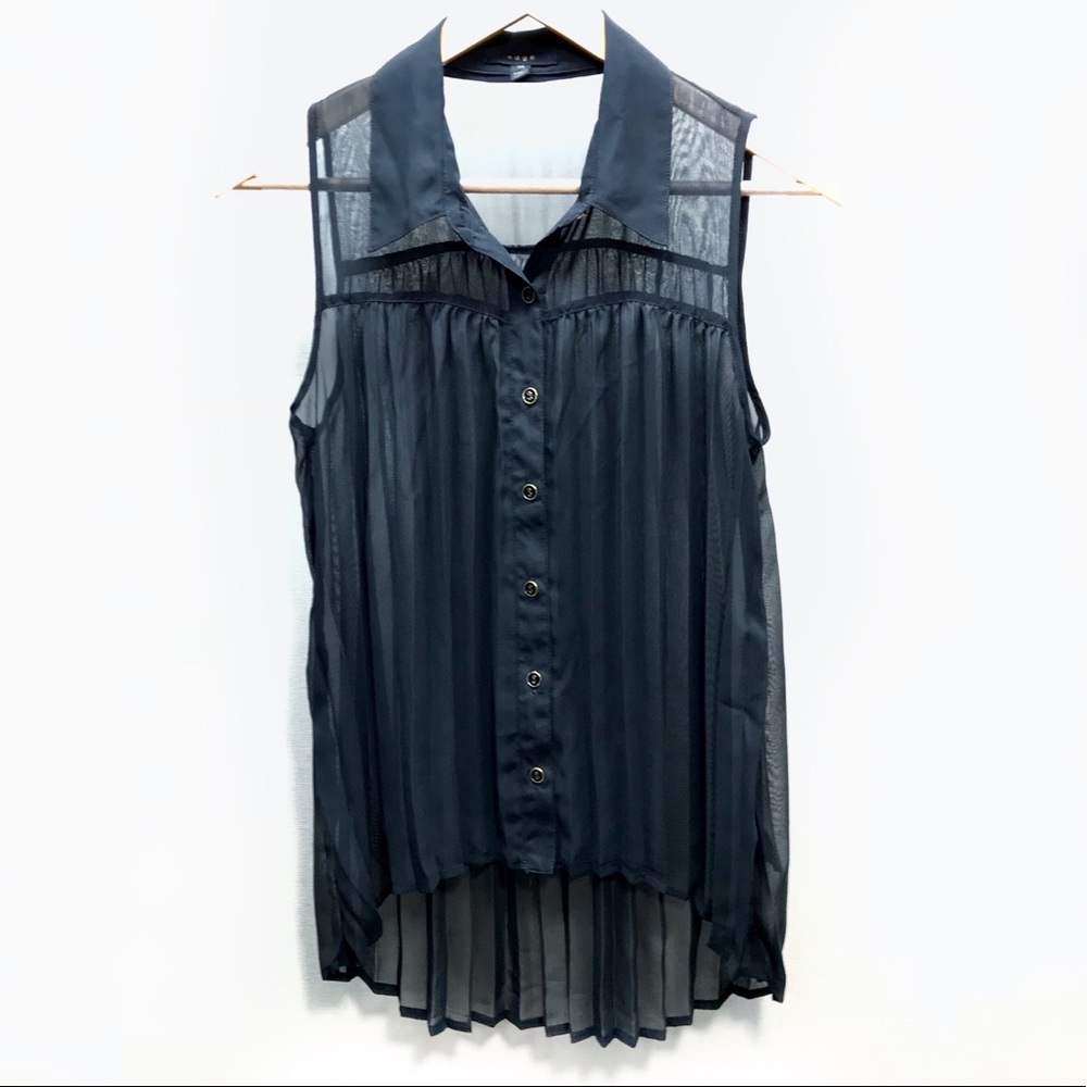 Edge size med Black Sleeveless Pleated Sheer Top